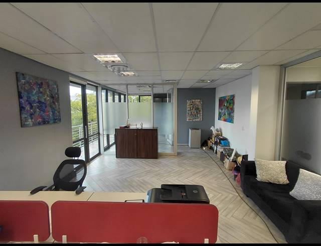 96M² OFFICE TO LET IN BRYANSTON